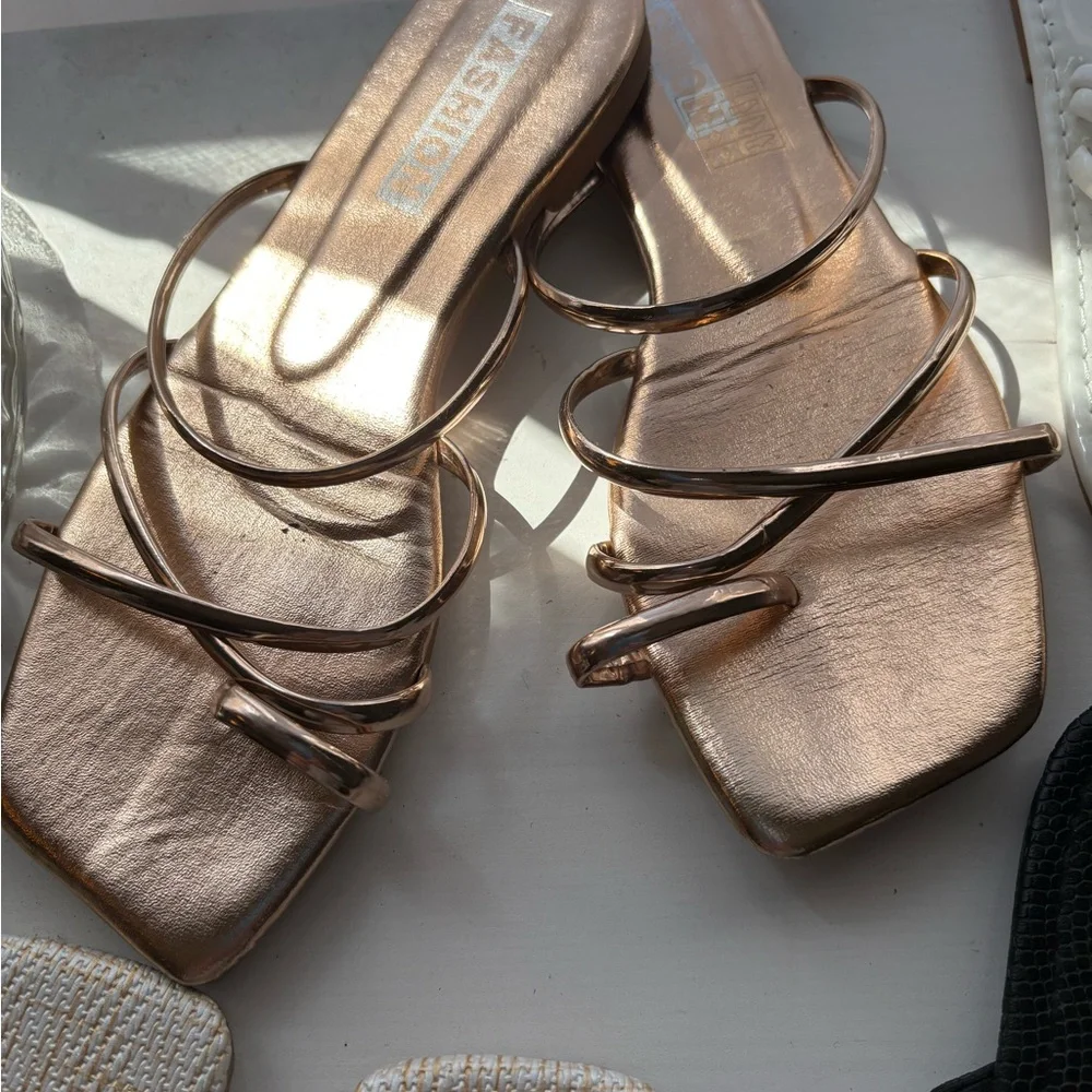 Bundle of 4 Women’s Sandals - Picture 5 of 5